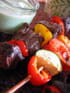 Brochettes de boeuf et de l�gumes sauce tzatziki
