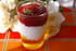 Verrine de cr�me de yaourt miell� aux fraises