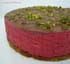 Entremets framboise et chocolat aux �clats de pistache