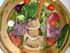 Salade de magret au foie gras et mini l�gumes