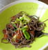Nouilles soba au concombre et aux oeufs de saumon