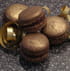 Macarons noisettes, ganache truffe au chocolat