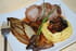 Filet de marcassin, endives brais�es et champignons
