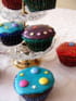 Cupcakes au chocolat tr�s color�s