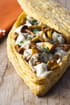 Tourte Ovalie de poulet fermier d Auvergne aux girolles