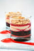 Verrines framboises, lemon curd au chocolat blanc, croustillant d amandes