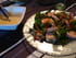 Salade de l�gumes grill�s et crevettes au curry