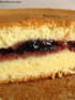 Biscuit de Savoie fourr� � la confiture