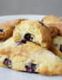 Scones � la myrtille avec une touche de violette
