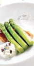 Asperges vertes sur craquants de poitrine et sa chantilly de Reblochon