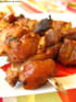 Brochettes de porc sauce hoisin et abricots secs