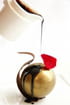 Sph�re de chocolat fourr�e mousse chocolat pralin�