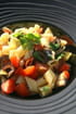 Salade de penne, olives noires, anchois marin�s