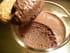 Mousses au chocolat noir et pralin�