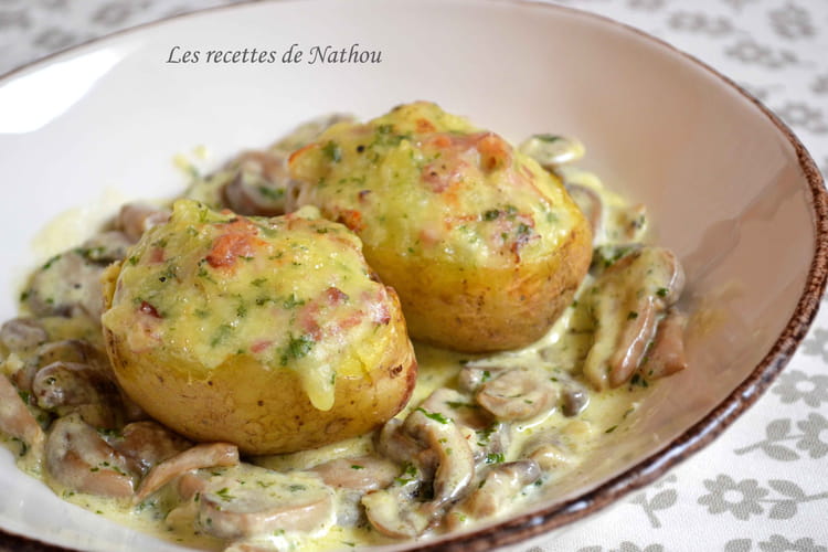 Recette de Pommes de terre farcies au lard et Reblochon, champignons à