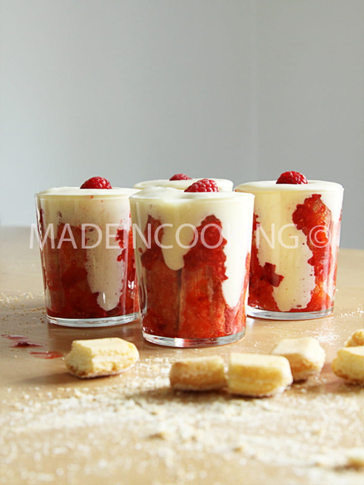 tiramisu aux framboises et aux fraises