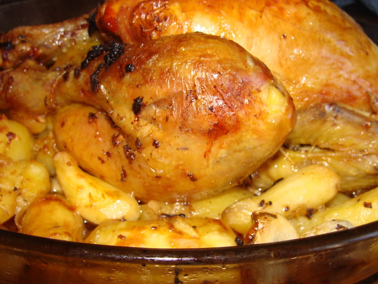 Recette de Poulet rôti à l'ail et aux pommes de terre rattes : la